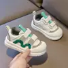 Zapatos de Caminar de Moda para Niños 2026 Primavera/Otoño Nuevos Transpirables Ligeros de Velcro para Bebés y Niños Pequeños Suela Suave Cómodos Zapatos Casuales