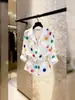 Camisa Feminina Branca com Bolinhas Pretas, Gola Reversível, Ajuste na Cintura, Design Estilo Francês, Manga Longa, Versátil, Slim Fit, para o Verão 2026, para o Trabalho