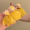 Aretes de Flor de Malla Amarilla Estilo Resort para Mujer, de Alta Gama, Sencillos, Versátiles, Elegantes y Adecuados para el Verano
