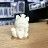 Estatuetas de gato da sorte, esculpidas, adoráveis, semelhantes a frutas de marfim, ornamentos minimalistas para decoração de sala de estar, mesa e hall de entrada, estatuetas de gato da sorte no atacado