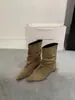 Botas femininas que aumentam a altura, botas western cowboy Maillard, botas de montaria com bico fino, botas de cano médio, botas plissadas, botas de perna larga