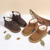 Botas de Nieve para Niños Niñas 2025 Invierno Nuevos Zapatos de Algodón Forrados de Felpa Suela Gruesa Zapatos Pan Calientes Niños Capibara