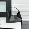 Bolso retro de media luna plisado, nueva colección otoño/invierno 2026, estilo retro y atrevido para mujer, bolso de axila, bolso único y elegante para mujer