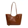 Bolsa Feminina 2026 Verão Estilo Coreano Tendência Casual Moda Padrão Trançado Personalizada Grande Capacidade Tote Ombro Bolsa de Axila