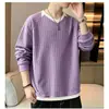 Sudadera de dos piezas falsas para hombre con cuello en V, estilo perezoso holgado, patchwork a rayas, manga larga, capa base, top nuevo de primavera y otoño, moderno
