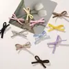 Crema Chica Dulce Linda Color Caramelo Tela Hecho a Mano Anudado DIY Pasador Lateral Clip Lateral Zapatos Calcetines Bolsas Accesorios de Ropa