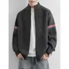 Suéter cárdigan de punto para hombre con bloques de color a rayas, colección otoño/invierno 2026, cuello alto estilo americano, engrosado para mayor calidez y una sensación lujosa