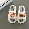 Zapatillas de Felpa con Tira Única Estilo Lindo para Mujer 2026 Otoño/Invierno Tacón Plano Diarias Antideslizantes Suela Suave Cómodas de Algodón Estilo Girly