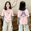 Camiseta infantil listrada de manga longa 2026 novo modelo de algodão puro top moderno e estiloso super fofa roupa de menina
