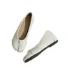 Sapatos de Solado Grosso Estilo Retrô com Biqueira Dividida 2026 Nova Coleção Outono Sapatos Baixos Femininos Casuais Slip-On com Biqueira Dividida