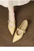 Versión de cuero suave de exquisitos zapatos de mujer de estilo coreano de punta fina y tacón bajo, perfectos para combinar con faldas en otoño de 2026, cómodos zapatos planos Mary Jane