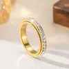 Anillo de Luz de Zirconia Incrustada en Oro Real Chapado en Cobre Transfronterizo Europeo y Americano Lujo Ligero Sensación de Alta Gama Anillo para el Dedo Joyería de Mano Versátil Fabricante Venta al por Mayor en Stock
