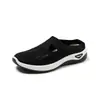 Sapatos Femininos 2025 Verão Novos Meio Chinelos Cruzados Sapatos para Mães de Meia-idade e Idosos Femininos Solado Macio Respirável Sapatos Casuais Femininos