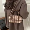 Bolsa de Lã Xadrez para Mulheres 2025 Super Quente Novo Design de Nicho Bolsa de Ombro Única Bolsa Boston Transversal Tendência