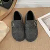 Sapatos Birkenstock de Lã Retrô com Aumento Interno de Altura, Solado Grosso, para Mulheres, Novo 2026, Cobertura Total, Outono Inverno, Base com Veludo Adicional, Proteção, Sapatos de Pele, Sapatos Individuais
