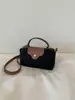 Nova Bolsa de Mão Nicho Luxo Leve Feminina Nylon Cor Contrastante Ombro Único Transversal Costurada Sob o Braço Bolsa Bolinho Pequena Quadrada