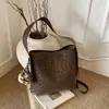 Bolsa Saco de Grande Capacidade Europeia e Americana Amazon Retro de Alta Qualidade para Ir ao Trabalho Ombro Único Versátil Transfronteiriça Casual Bolsa de Axila