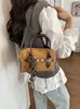Bolso Boston pequeño de plaza transfronterizo, bolso bandolera de gamuza, exquisito y moderno, bolso de hombro para mujer Otoño 2026