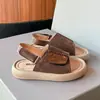 Sandalias de estilo urbano para niños 2025 primavera/verano nuevo estilo zapato para bebé niño niña zapatos para niños suela blanda estilo verano antideslizante