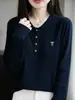 Suéter de Tricô Fino com Gola Polo Bordada para Mulheres 2026 Novo Estilo Manga Longa Aconchegante Slimming Suéter Básico para Inverno