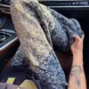 Jeans de mezclilla jacquard con estrellas estilo americano para hombre, corte limpio, pantalones rasgados con estampado de estrellas, elegantes de pierna recta, jeans de papá ligeramente acampanados