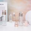 Botellas dispensadoras de vidrio personalizadas para cosméticos del fabricante 120 ml Botella atomizadora de esencia para cuidado de la piel 30 g 50 g Botella para crema facial