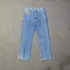 Marca de ropa urbana estadounidense de otoño 2026, con pantalones vaqueros con un diseño de bordado de estrella inspirado en la isla de Alcatraz, pantalones largos rectos de moda y corte holgado