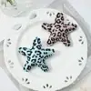 Estilo Miu Dulce y Fresco Elegante Retro Estampado de Leopardo de Cuero Multicolor Estampado Animal Estrella Accesorios de Joyería DIY Decoración Colgante