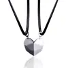 Collar de Corazón de Pareja Piedra Deseosa con Colgante de Pieza con Forma de Corazón Magnético, Creativo Collar de Corazón de Melocotón para Parejas (Par)