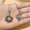 Collar de Pareja Sol, Luna y Estrellas Colgante Vintage Retro de Sol y Luna Accesorio Único de Alta Gama de Piedra Lunar Regalo