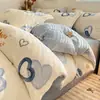 Juego de Ropa de Cama Gruesa de Felpa de Leche de Invierno 2026 Nuevo Juego de Tres Piezas con Funda de Edredón y Sábana de Felpa de Coral de Doble Cara