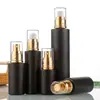 Frasco de Loção de Vidro Preto Personalizado à Prova de Luz Tipo Bomba Frasco Borrifador Hidratante Portátil Frasco Dosador de Sérum Cosmético