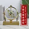 Novo Corpo Celestial Cósmico Instrumento de Movimento Perpétuo Ornamentos Decorativos para Gabinete de TV Modelo de Mesa Ornamentos de Pista Oscilante Giratória