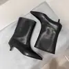 Botas de mujer de moda de corte recto adecuadas para pies anchos y gruesos, nuevas botas cortas de tacón alto para otoño 2026 para mujeres de talla grande con piernas gruesas