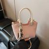 Moda Casual Casual Retro de Nicho Nova Primavera 2025 Bolsa Transversal de Mão Ombro Bolsa Feminina Trançada Estilo Ocidental