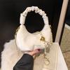 Bolsa Yizi Transfronteiriça Feminina Primavera e Verão 2025 Nova Moda Bolsa de Ombro com Corrente Transversal Bolsa Portátil Plissada de Bolinho