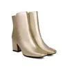 Botas curtas de couro estilo retrô bico chato europeias e americanas outono e inverno Botas de cavaleiro salto alto grosso botas de salto para vestido 40-50 botas de comércio exterior botas tamanho grande