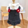 Pet Circle Roupas para Cães e Gatos Coleção Vestido com Bolso Jeans Floral Cão de Porte Pequeno e Médio Vestido com Suspensório Flor Vermelha Pequena
