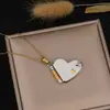 Novo Colar de Aço Inoxidável Amoroso de Venda Quente Transfronteiriça Que Pode Ser Aberto, Pingente para Casais, Corrente para Clavícula de Temperamento Personalizado Que Pode Ser Gravada