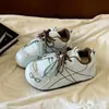 Nuevos Zapatos Blancos de Suela Gruesa para Mujer Otoño 2026 para Mujeres Bajitas, Versátiles para Aumentar la Altura, Zapatillas de Plataforma Blancas de Nicho para Aumentar la Altura