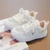 Zapatos Blancos para Niñas Niños Malla Transpirable con Lazo Zapatos de Plataforma 2026 Nuevo Estilo Niños Grandes Ligeros Casuales Deportivos Zapatos de Moda