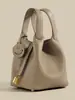 Bolso Canasta de Piel de Vaca de Primera Capa Clásico, Bolso Cubo de Piel Genuina de Lujo Ligero y de Gama Alta, Bolso de Mano de Moda Transfronteriza y Versátil