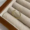Anillo de dedo personalizado de moda para mujer, diseño de nicho simple vintage, elegante, con cruz de concha, 2023