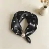Lenço de Seda com Estampa Pied-de-Poule de Luxo Leve, Lenço Quadrado, Colar de Pérolas, Lenço Magnético Triangular, Lenço Preguiçoso, Lenço de Pescoço com Pingente