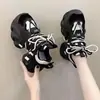 Zapatos Torre populares de celebridades de Internet para mujer, primavera y otoño 2024, recién llegados, zapatos pequeños de suela gruesa para mujer, zapatos deportivos casuales que combinan con todo para mujer.