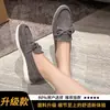 Mocasines Colección Nueva Primavera/Verano 2026: Zapatos casuales planos, sin cordones y de suela blanda para mujer, con diseños de borlas y cuentas