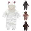 Macacão de Bebê Estilo Novo Outono e Inverno de Tecido Coral com Capuz Manga Longa para Engatinhar Roupa Fofa Quente de Peça Única para Crianças Pequenas