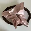 Lenço Quadrado de Cetim Sedoso Estilo Coreano Feito Sob Medida para Prender o Cabelo, com Toque de Luxo, Elegante Faixa de Cabelo para Coques com Acabamento Brilhante