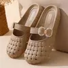 Zapatillas de Nuevo Estilo Cerradas para Mujer, Versátiles de Verano, Transpirables, Suela Suave, Antideslizantes, Perforadas, Moda, para Exteriores, Estudiantes, Hogar, Zapatillas Frescas para Mujer