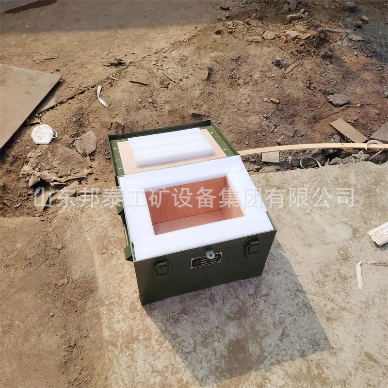 800尺寸防爆箱06.jpg